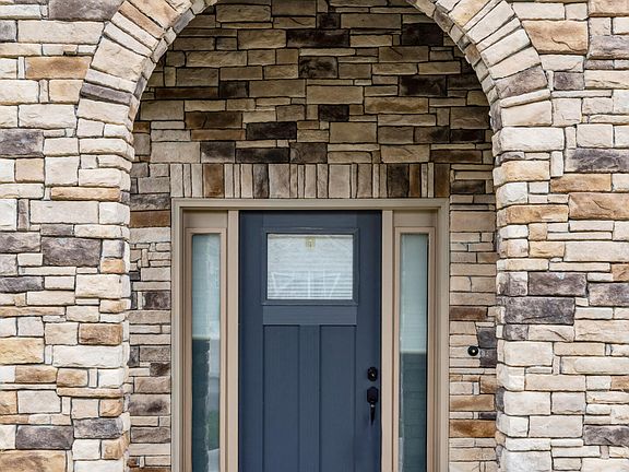 3rd image of 433 Chimney Rock Dr