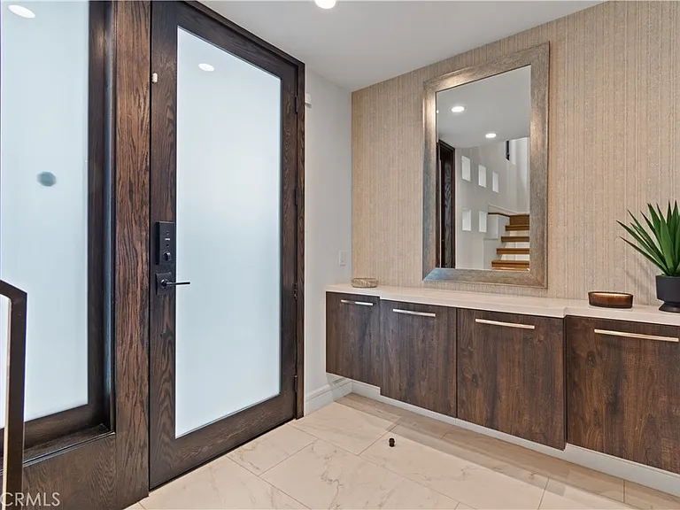 802 Bard St — Photo 31