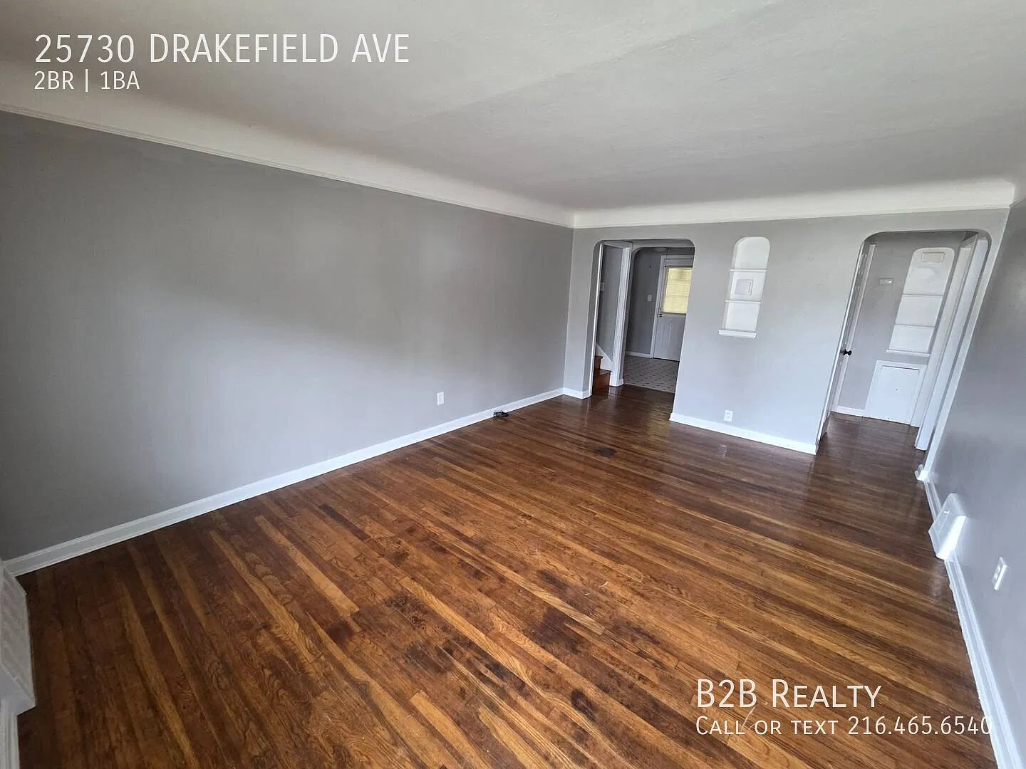 Spacious 2-Bedroom Unit in a Charming Single Family Property Available Now! — Photo 4