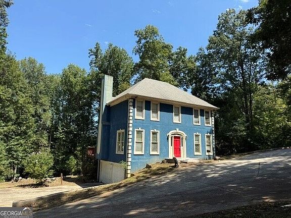 3rd image of 210 Hamilton Dr