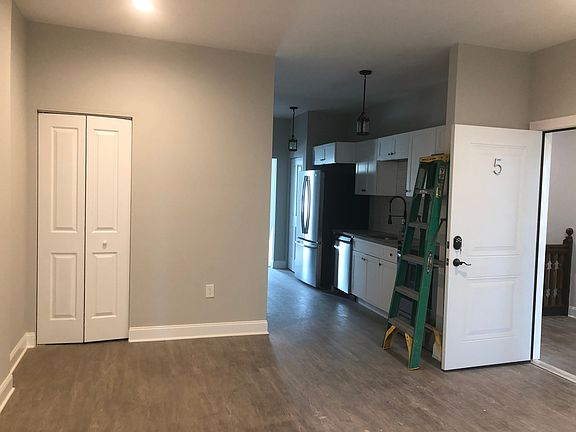2nd image of 162 Bridge St APT 5