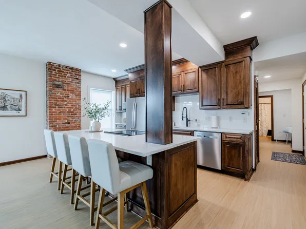 643 S 11th St #3, Lincoln, NE 68508