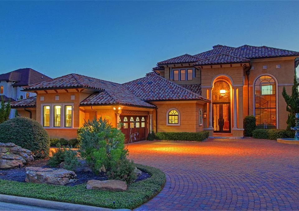 1st image of 208 Green Cove Dr
