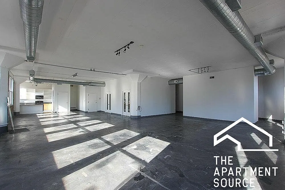 Building Photo - 2255 S Michigan Ave #5E