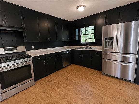 5th image of 3985 Hattie Dr