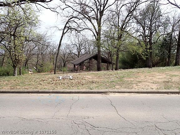 3rd image of 5800 Cliff Dr