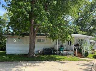 224 Big Peninsula Rd, Elgin, IL 60123
