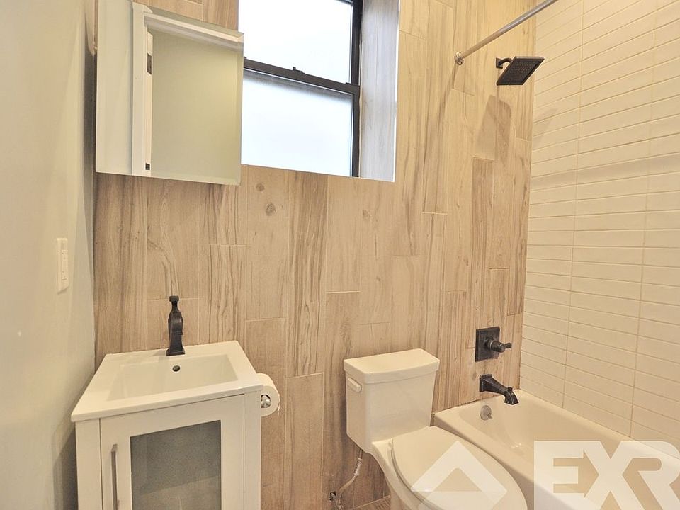 1st image of 903 Saint Johns Pl #C3