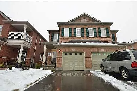 3365 Stoney Cres #UPPER Photo 1