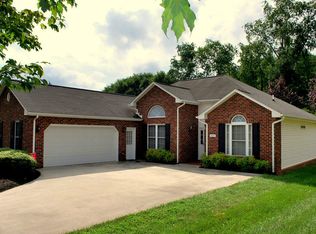 1527 Rosewalk Ln, Roanoke, VA 24014