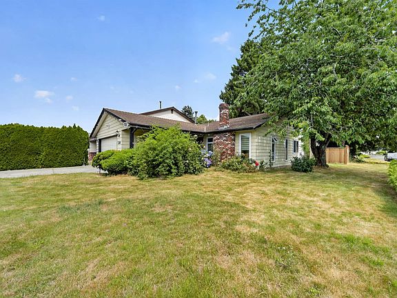 4th image of 3760 Bamfield Dr