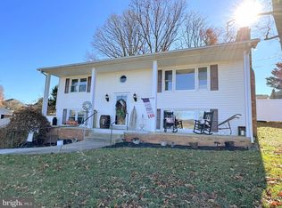 20 Canaan St, Luray, VA 22835