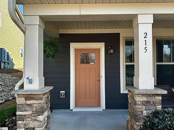 3rd image of 215 Meritage St