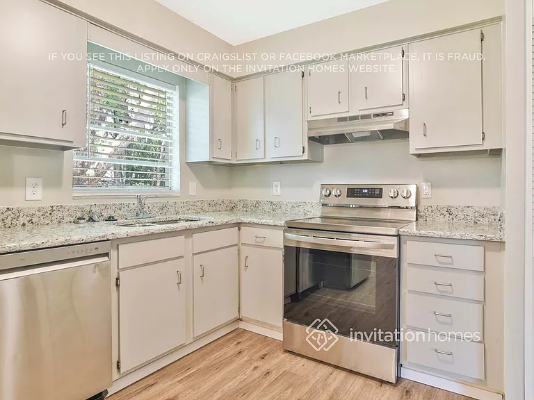 2313 Dunbury Ct — Photo 7