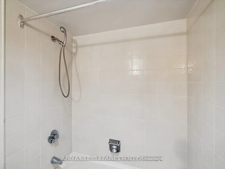 225 Bamburgh Cir #511 — Photo 18