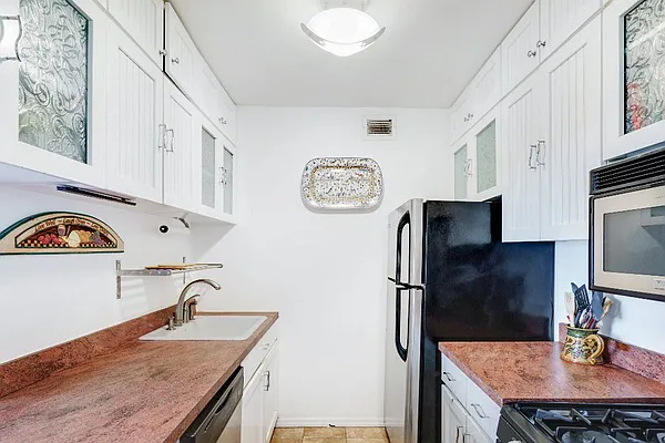 Sold by Level Group | media 4