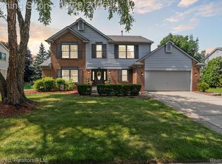 24617 Picara Dr, Novi, MI