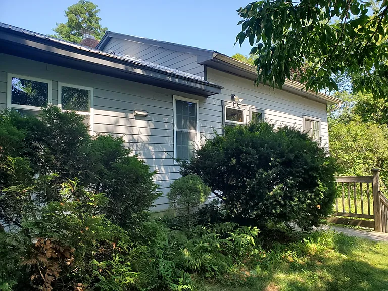 Bradish Ln — Photo 2