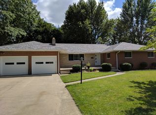 915 Carol Rd, Bowling Green, OH 43402