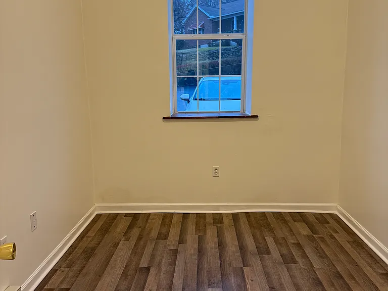 136 S 3rd St #D — Photo 9