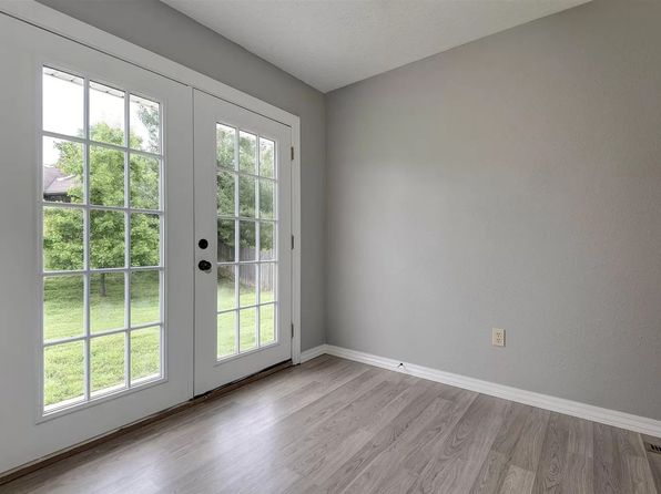 118 W Hunter Dr