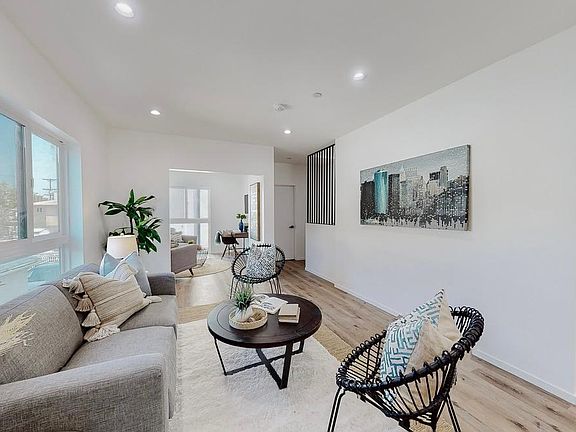 2nd image of 6346 1/2 Camellia Ave #6346-1/2