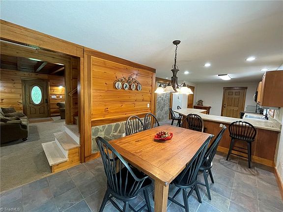 5th image of 2180 Davis Rd