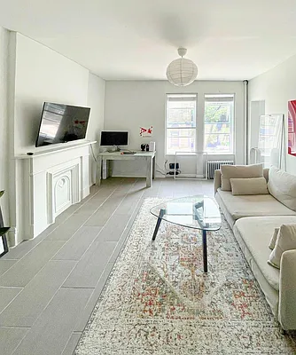 Rented by Silverkey Realty Inc | media 5