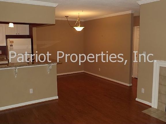 3rd image of 20283 Beechwood Ter Unit 101