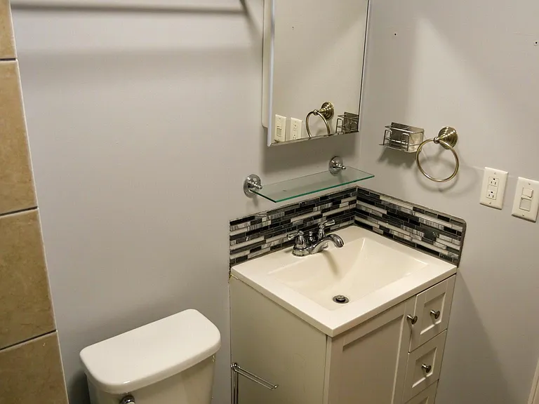 1193 Hall Ave — Photo 18