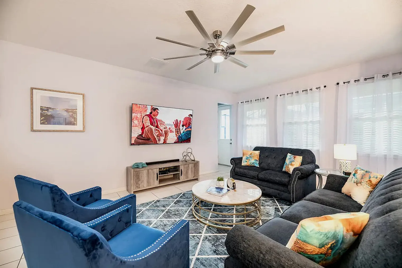 7 bed, 5.0 bath, 3552 sqft, $6,523 — Photo 2