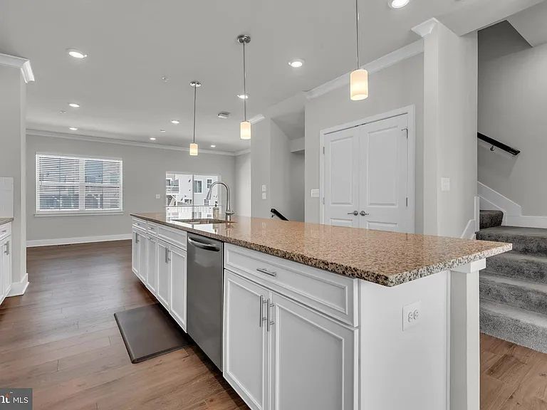 5754 Frederick Douglas Pl — Photo 8