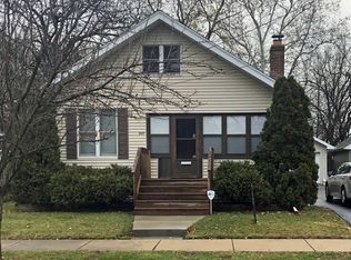 1040 Pearl St, Aurora, IL 60505