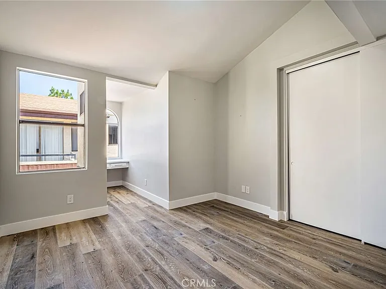 6323 Reseda Blvd #2 — Photo 15