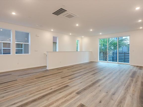 3rd image of 5473 Melissa Ln