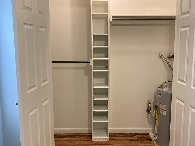 Closet in bedroom 1