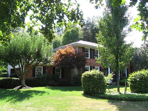 3rd image of 8135 Clarherst Dr