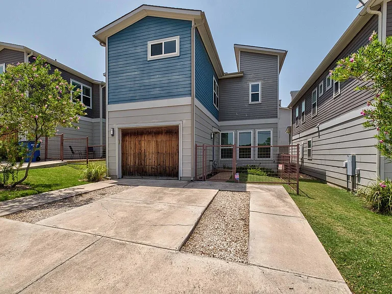 2813 Stock Dr — Photo 15