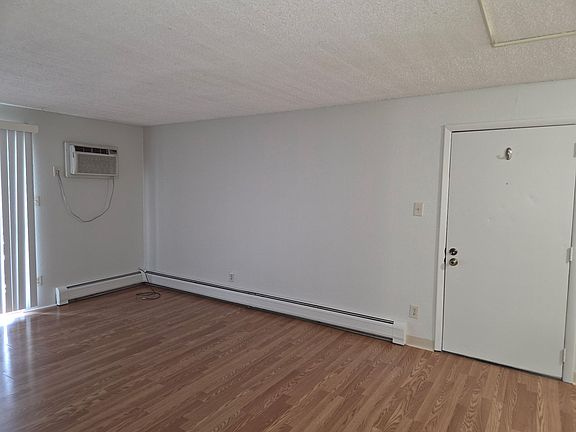 5th image of 1300 Golden Cir #1-210