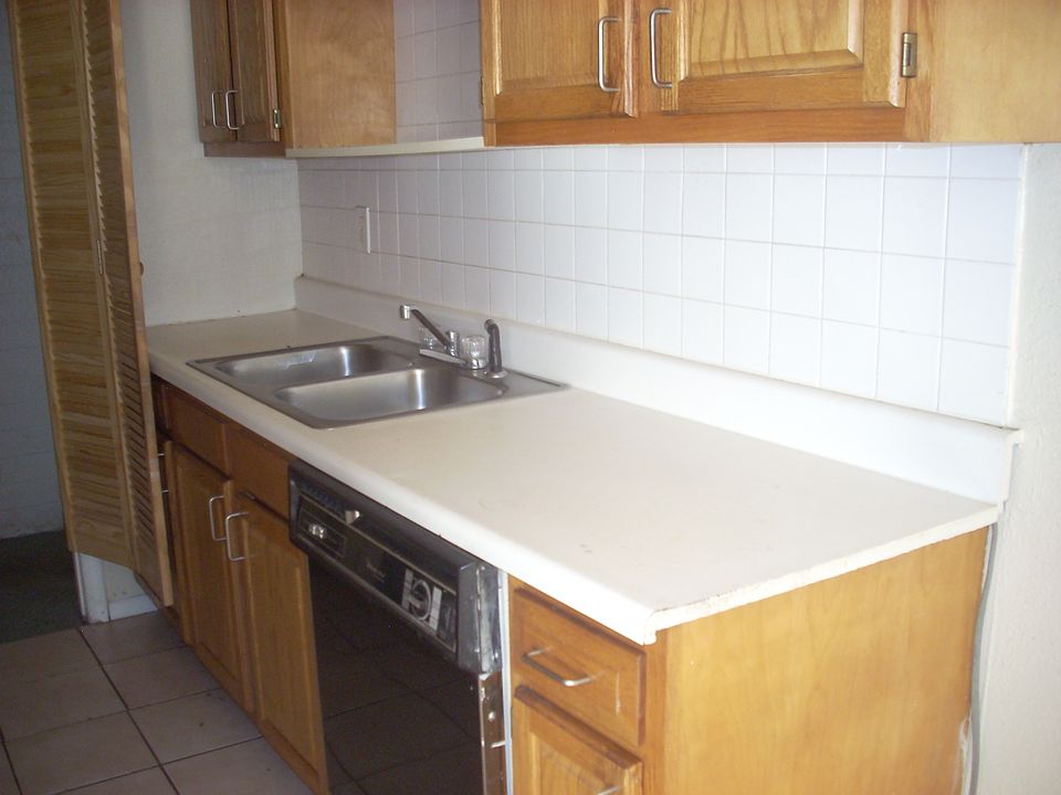 2nd image of 1463 N 54th Ave