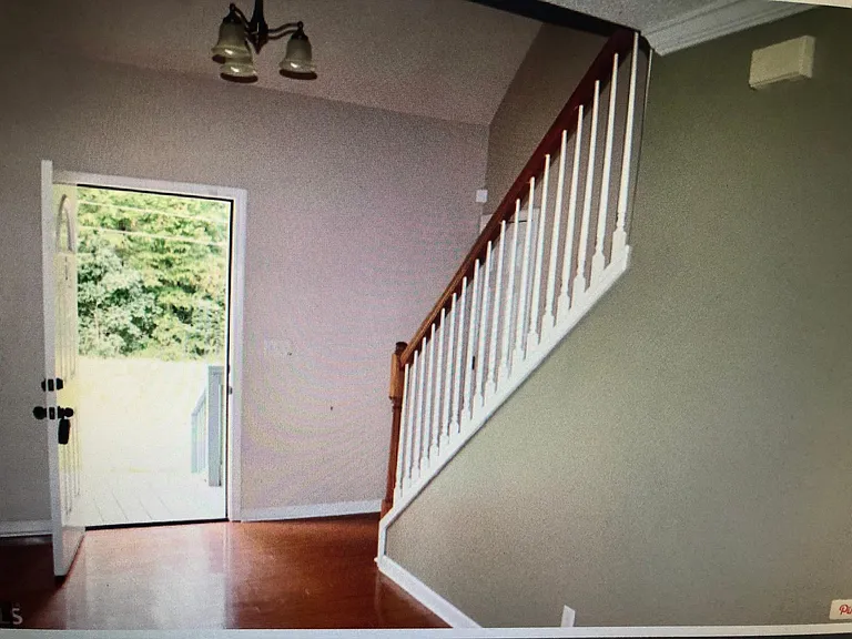 301 Fox Tail Dr — Photo 5