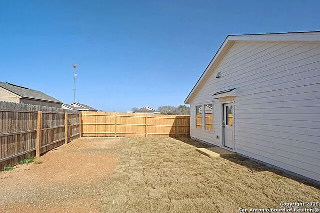 206 Charles Way — Photo 29