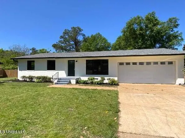 504 Gordon Dr, Holly Springs, MS 38635