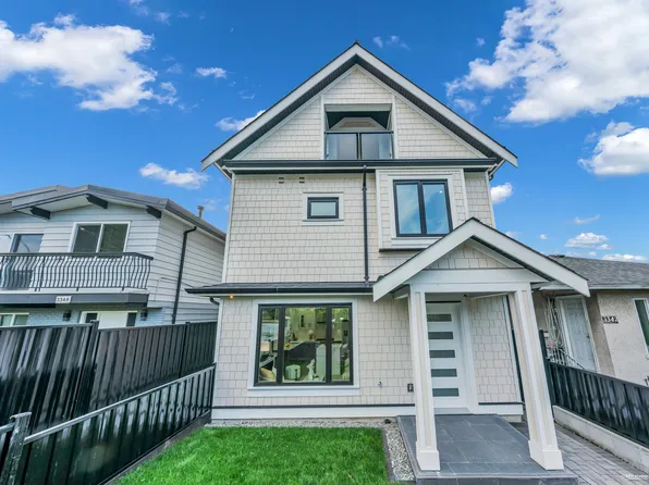 3344 Adanac St #2, Vancouver, BC V5K 2P3