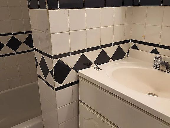 4th image of 231 E 89th St APT 4FE