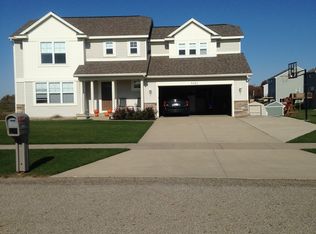 6451 Prairie Pointe Dr SE, Caledonia, MI 49316