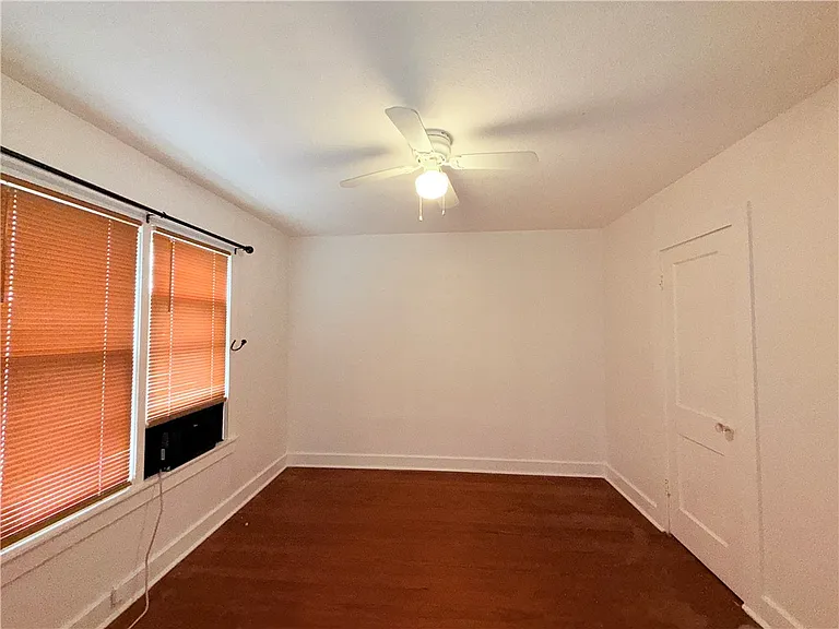 507 E Commons St — Photo 12