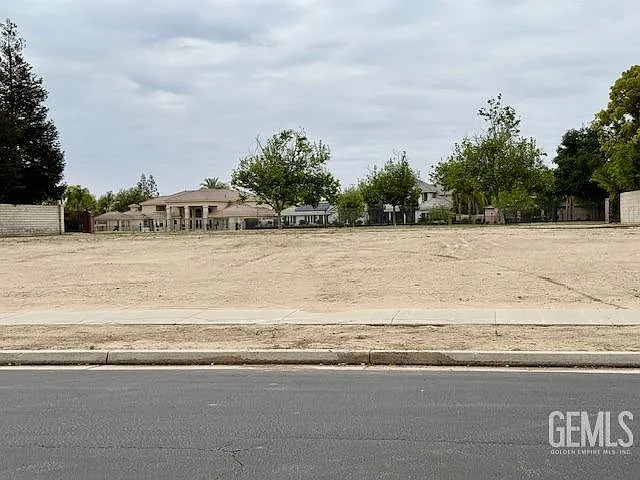 2401 Parkgate St photo 1