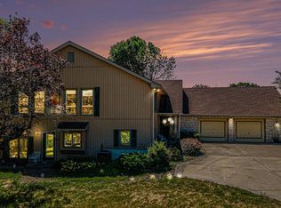 1809 Solar Cir, Smithville, MO 64089