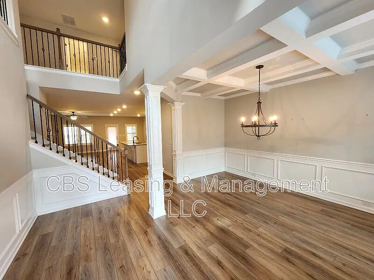2112 Sequoia Dr — Photo 3